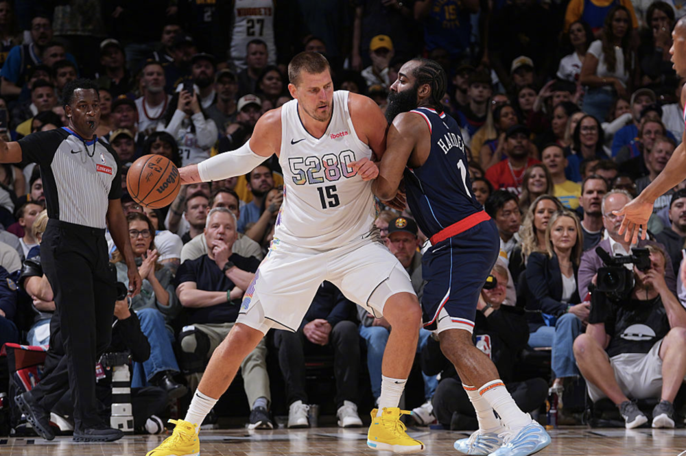 包含穆雷连续三场比赛得分超过败北，雄鹿挑战极限！的词条